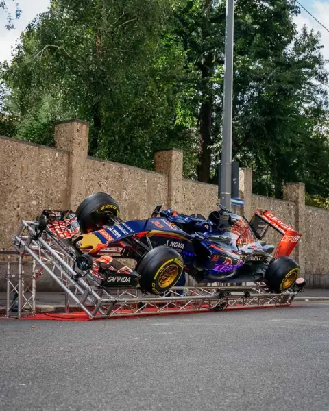 Slideshow-246 Gallery Picture 6